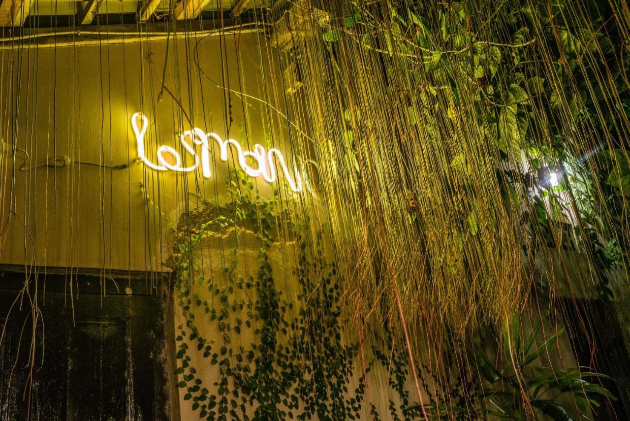 Losmanos Hostel Джокякарта Екстериор снимка